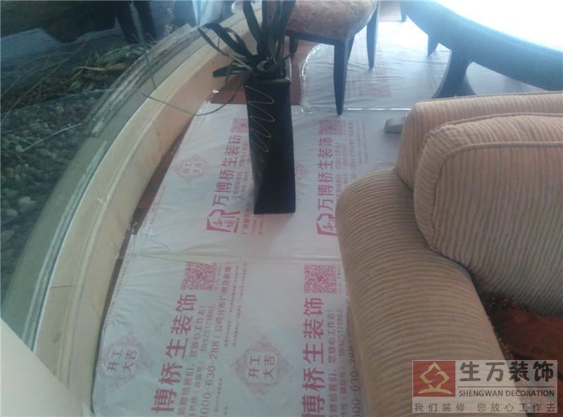 餐廳地面保護工作，家私重新做好保護工作。